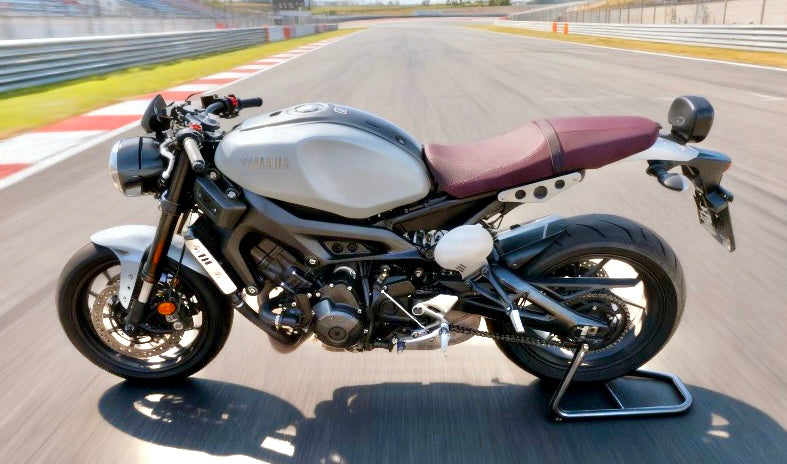 Kit dx e sx - Piastre abbassamento pedana 8 cm passeggero con portanumero per XSR900 e MT09